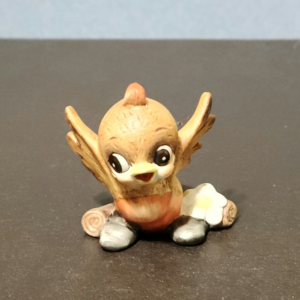 Josef baby bird figure